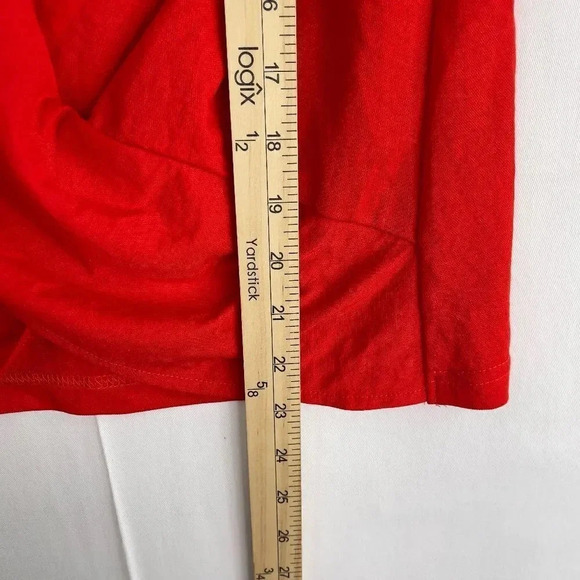 Adelyn Rae Red Twist Front Keyhole Top - Picture 7 of 13